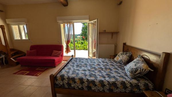 Maison de 350m² avec piscine et dépendances sur 2ha