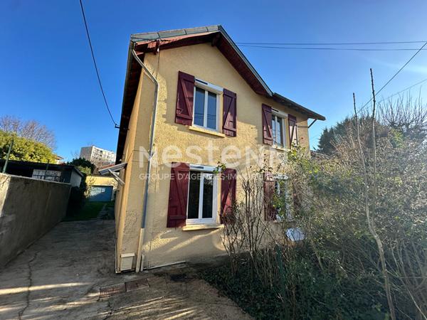 Charmante maison 4 pièces 3 chambres centre ville BRON - 69500 BRON