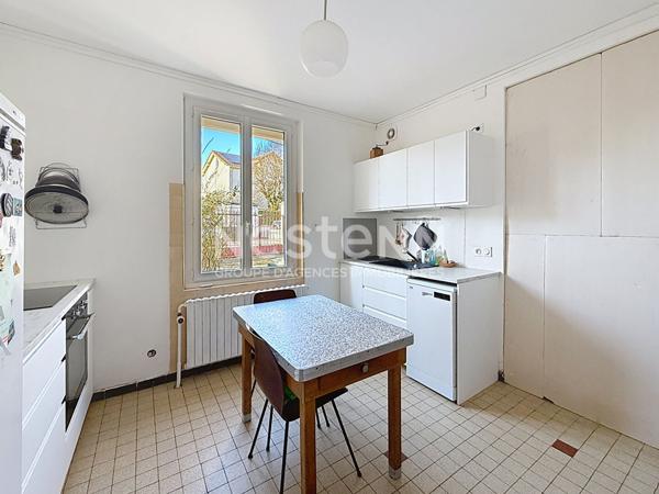 Charmante maison 4 pièces 3 chambres centre ville BRON - 69500 BRON