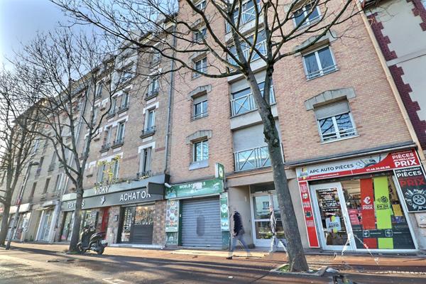 Immeuble La Courneuve 23 pièce(s) 549 m2