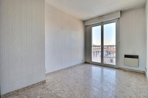 Immeuble La Courneuve 23 pièce(s) 549 m2