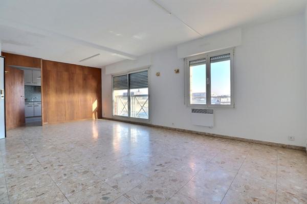 Immeuble La Courneuve 23 pièce(s) 549 m2