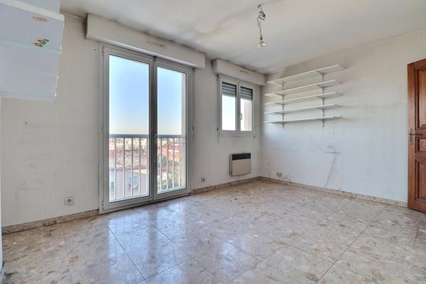 Immeuble La Courneuve 23 pièce(s) 549 m2