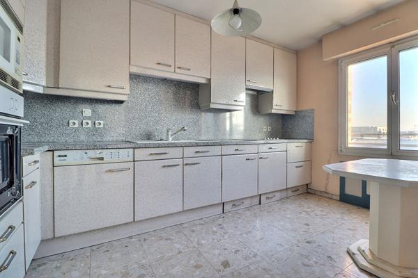 Immeuble La Courneuve 23 pièce(s) 549 m2