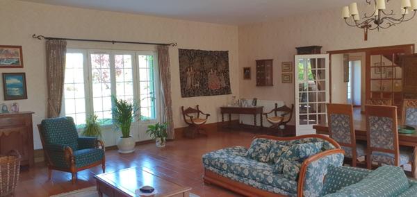 Crugny (51170) GRANDE MAISON AVEC GITE ET BEAU TERRAIN