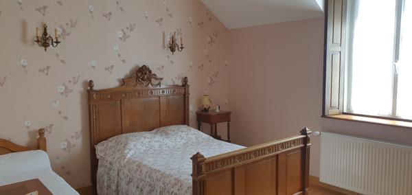 Crugny (51170) GRANDE MAISON AVEC GITE ET BEAU TERRAIN