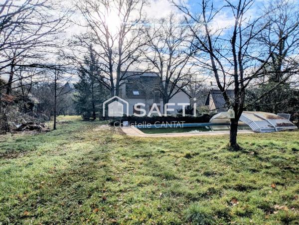 Maison 283 m², 6 chambres, piscine, garage.