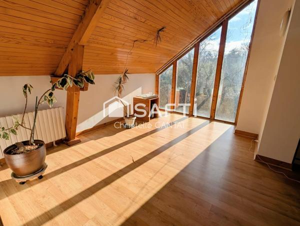 Maison 283 m², 6 chambres, piscine, garage.