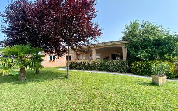 Maison à vendre    5 pièces •  Villebrumier