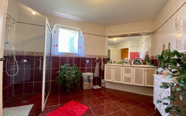 Maison à vendre    5 pièces •  Villebrumier