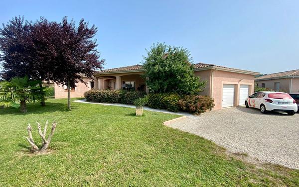 Maison à vendre    5 pièces •  Villebrumier