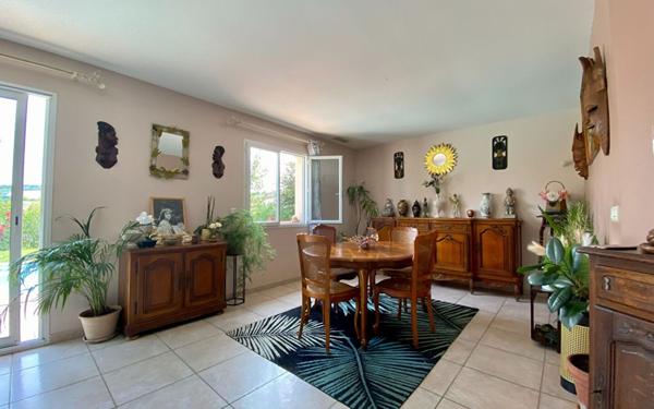 Maison à vendre    5 pièces •  Villebrumier