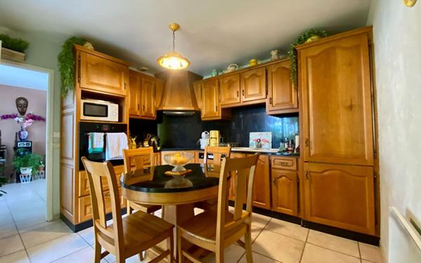 Maison à vendre    5 pièces •  Villebrumier