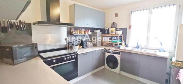 Maison à ROMILLY-SUR-SEINE, 10100 - 6 pièces 121m²