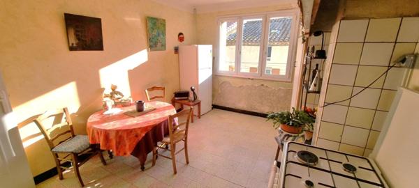 Appartement 100m2 + un espace à exploiter de 96m2