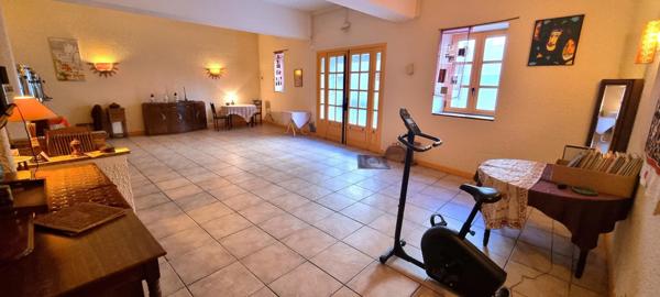 Appartement 100m2 + un espace à exploiter de 96m2