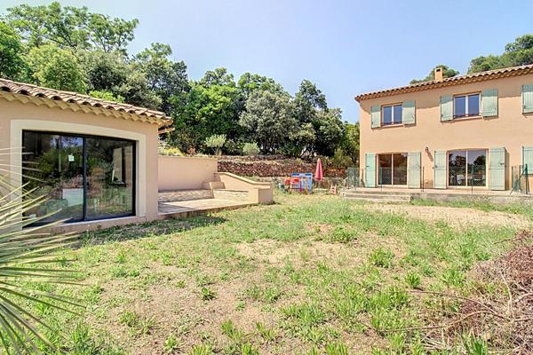 A VENDRE a DRAGUIGNAN - Maison au CALME sur 4000m2 de terrain, 4 chambres.