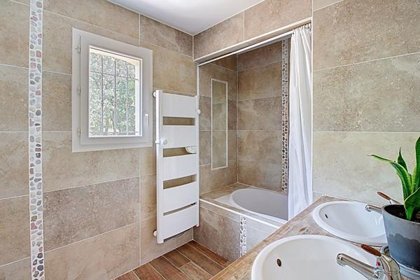 A VENDRE a DRAGUIGNAN - Maison au CALME sur 4000m2 de terrain, 4 chambres.