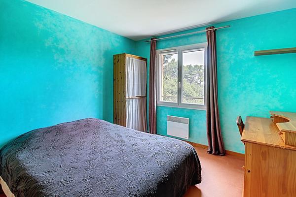 A VENDRE a DRAGUIGNAN - Maison au CALME sur 4000m2 de terrain, 4 chambres.