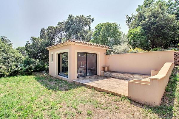 A VENDRE a DRAGUIGNAN - Maison au CALME sur 4000m2 de terrain, 4 chambres.