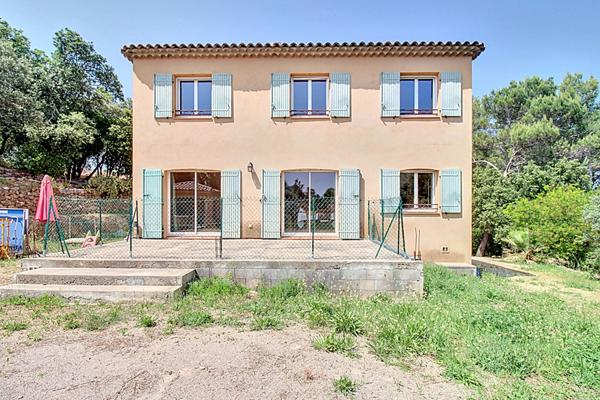 A VENDRE a DRAGUIGNAN - Maison au CALME sur 4000m2 de terrain, 4 chambres.