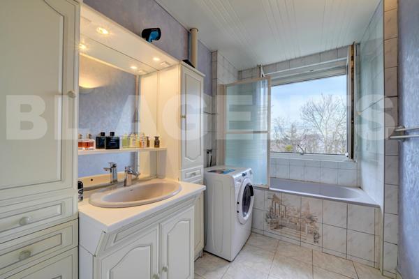 Appartement 3 pièces, 1 chambre de 56 m², box et cave, bas de Limeil