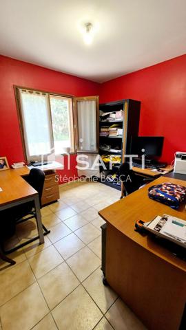 VILLA CONTEMPORAINE 4 CHAMBRES AVEC JARDIN.