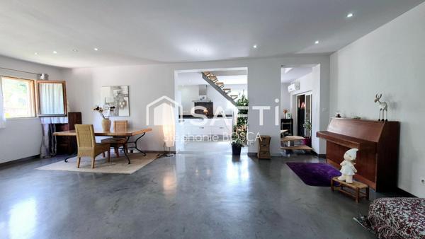 VILLA CONTEMPORAINE 4 CHAMBRES AVEC JARDIN.