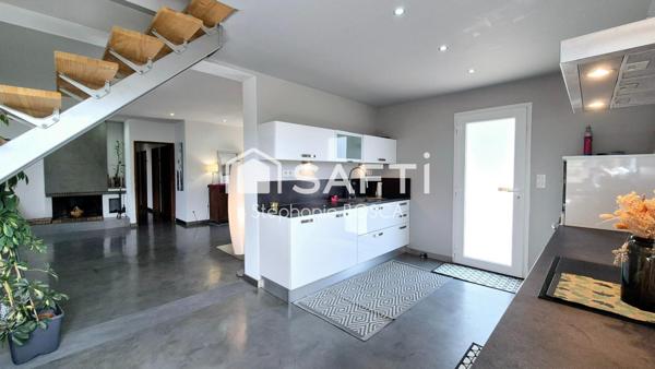 VILLA CONTEMPORAINE 4 CHAMBRES AVEC JARDIN.