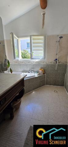 Maison 5 pieces de 130m² sur parcelle de 1260m² avec piscine et garage