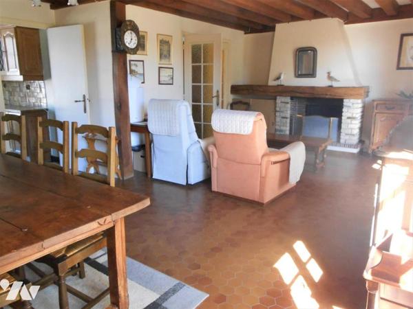 Maison familiale sur un terrain d'environ  1 130 m²