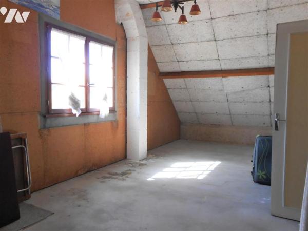 Maison familiale sur un terrain d'environ  1 130 m²