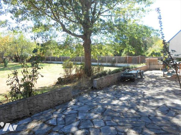 Maison familiale sur un terrain d'environ  1 130 m²