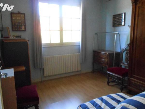 Maison familiale sur un terrain d'environ  1 130 m²