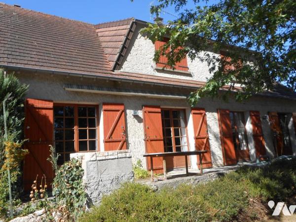 Maison familiale sur un terrain d'environ  1 130 m²