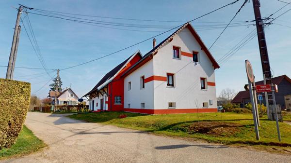 Maison 4 chambres avec grange, sous-sol complet et terrain de 970 m²