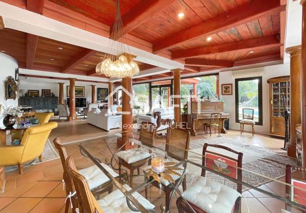 Un havre de paix en lisière de forêt avec prestation haut de gamme