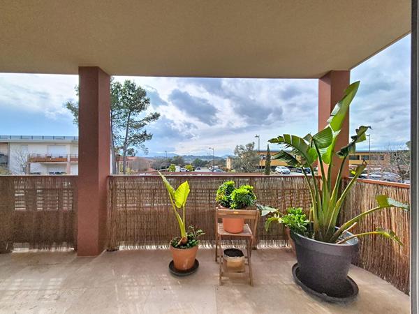 Fréjus - T2 - Terrasse- Place de parking- Piscine
