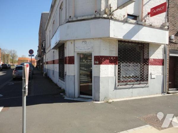 EN EXCLUSIVITE A VENDRE à NIEPPE dans le NORD (59) : IMMEUBLE à usage d'habitation et de commer...