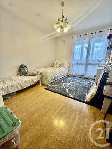 Appartement T5 à vendre  5 pièces - 107,14 m2 RILLIEUX LA PAPE - 69