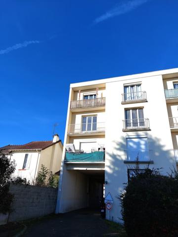 Appartement + annexe + parking