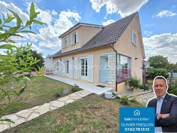 Magnifique Pavillon sur sous- sol de 148m² à Fourchambault 

Situé sur la commune de Fourchambault, à deux pas des commerces, écoles et de toutes les commodités, nous vous présentons ce magnifique pavillon
sur sous sol de 1975, d'une superficie habitable de 148 m², comprenant 5 pièces 4 chambres, dont grand salon séjour, cuisine indépendante, aménagée et équipée, 2 chambres salle d'eau et wc au rez-de-chaussée, palier, 2 chambres et salle d'eau avec wc à l'étage, et cuisine d'été, cellier, buanderie, cave et garage au sous-sol, le tout sur un beau terrain d'environ 600m²arboré, entretenu et entièrement clos.
Ce pavillon propose une grande entrée qui donne sur un dégagement qui dessert toutes les pièces du rez-de-chaussée, tout d'abord une cuisine fermée, aménagée
et équipée, un grand salon séjour de 49 m² qui propose une cheminée pour de belles soirées au coin du feu, mais également deux chambres de 11,5 m²
chacune ainsi qu'une salle d'eau rénovée et un wc indépendant.
Du  salon séjour, un bel escalier en chêne mène à l'étage dont le pallier dessert deux grandes chambres de 16 et 15 m², une salle d'eau récente avec wc et un
espace grenier de 10m² qui pourrait être aménagé en pièce supplémentaire.
Un escalier mène au sous-sol qui propose une grande cuisine d'été, un cellier, un grand atelier de 28m², une cave ainsi qu'un grand garage de 31m² dont
la porte est motorisée.
Tous les sols de cette maison sont en carrelage (entrée, salon séjour, cuisine chambre et salle de bains), en parquet (chambres),
elle comporte une isolation double vitrage PVC sur toutes les pièces à vivre, des volets roulants motorisés et volets pvc et bois standards (de décoration),
un chauffage type gaz de ville avec une chaudière à condensation récente (1 an), électrique (étage), granulés (poêle récent) ou bois (cheminée). Elle dispose de combles bien isolés et une toiture en tuiles mécaniques béton en parfait état.
Côté terrain, cette maison propose une parcelle de près de 600m² clôturée, arborée et très bien entretenue, elle dispose une terrasse sous loggia.
Pour l’assainissement, cette maison est reliée au tout-à-l’égout.
Les plus: La qualité générale du bien et son potentiel, sa proximité avec toutes les commodités de Fourchambault, ses grands volumes de pièces, sa surface habitable, ses 4 chambres, ses 2 salles d'eau rénovées, ses 3 modes de chauffages, et son grand sous sol aménagé.

Photos supplémentaires disponibles sur BSK IMMOBILIER > Nos conseillers > Olivier FRESLON
Pour tout renseignement complémentaire ou pour une visite, contactez moi au 07.62.78.13.13.

Cette maison est une belle opportunité à saisir, idéale pour une grande famille, elle n'attend que vous!!