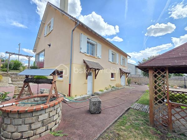 Magnifique Pavillon sur sous- sol de 148m² à Fourchambault 

Situé sur la commune de Fourchambault, à deux pas des commerces, écoles et de toutes les commodités, nous vous présentons ce magnifique pavillon
sur sous sol de 1975, d'une superficie habitable de 148 m², comprenant 5 pièces 4 chambres, dont grand salon séjour, cuisine indépendante, aménagée et équipée, 2 chambres salle d'eau et wc au rez-de-chaussée, palier, 2 chambres et salle d'eau avec wc à l'étage, et cuisine d'été, cellier, buanderie, cave et garage au sous-sol, le tout sur un beau terrain d'environ 600m²arboré, entretenu et entièrement clos.
Ce pavillon propose une grande entrée qui donne sur un dégagement qui dessert toutes les pièces du rez-de-chaussée, tout d'abord une cuisine fermée, aménagée
et équipée, un grand salon séjour de 49 m² qui propose une cheminée pour de belles soirées au coin du feu, mais également deux chambres de 11,5 m²
chacune ainsi qu'une salle d'eau rénovée et un wc indépendant.
Du  salon séjour, un bel escalier en chêne mène à l'étage dont le pallier dessert deux grandes chambres de 16 et 15 m², une salle d'eau récente avec wc et un
espace grenier de 10m² qui pourrait être aménagé en pièce supplémentaire.
Un escalier mène au sous-sol qui propose une grande cuisine d'été, un cellier, un grand atelier de 28m², une cave ainsi qu'un grand garage de 31m² dont
la porte est motorisée.
Tous les sols de cette maison sont en carrelage (entrée, salon séjour, cuisine chambre et salle de bains), en parquet (chambres),
elle comporte une isolation double vitrage PVC sur toutes les pièces à vivre, des volets roulants motorisés et volets pvc et bois standards (de décoration),
un chauffage type gaz de ville avec une chaudière à condensation récente (1 an), électrique (étage), granulés (poêle récent) ou bois (cheminée). Elle dispose de combles bien isolés et une toiture en tuiles mécaniques béton en parfait état.
Côté terrain, cette maison propose une parcelle de près de 600m² clôturée, arborée et très bien entretenue, elle dispose une terrasse sous loggia.
Pour l’assainissement, cette maison est reliée au tout-à-l’égout.
Les plus: La qualité générale du bien et son potentiel, sa proximité avec toutes les commodités de Fourchambault, ses grands volumes de pièces, sa surface habitable, ses 4 chambres, ses 2 salles d'eau rénovées, ses 3 modes de chauffages, et son grand sous sol aménagé.

Photos supplémentaires disponibles sur BSK IMMOBILIER > Nos conseillers > Olivier FRESLON
Pour tout renseignement complémentaire ou pour une visite, contactez moi au 07.62.78.13.13.

Cette maison est une belle opportunité à saisir, idéale pour une grande famille, elle n'attend que vous!!