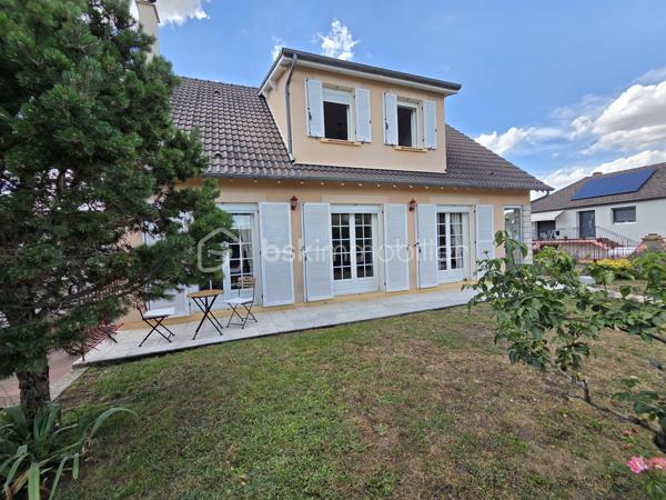 Magnifique Pavillon sur sous- sol de 148m² à Fourchambault 

Situé sur la commune de Fourchambault, à deux pas des commerces, écoles et de toutes les commodités, nous vous présentons ce magnifique pavillon
sur sous sol de 1975, d'une superficie habitable de 148 m², comprenant 5 pièces 4 chambres, dont grand salon séjour, cuisine indépendante, aménagée et équipée, 2 chambres salle d'eau et wc au rez-de-chaussée, palier, 2 chambres et salle d'eau avec wc à l'étage, et cuisine d'été, cellier, buanderie, cave et garage au sous-sol, le tout sur un beau terrain d'environ 600m²arboré, entretenu et entièrement clos.
Ce pavillon propose une grande entrée qui donne sur un dégagement qui dessert toutes les pièces du rez-de-chaussée, tout d'abord une cuisine fermée, aménagée
et équipée, un grand salon séjour de 49 m² qui propose une cheminée pour de belles soirées au coin du feu, mais également deux chambres de 11,5 m²
chacune ainsi qu'une salle d'eau rénovée et un wc indépendant.
Du  salon séjour, un bel escalier en chêne mène à l'étage dont le pallier dessert deux grandes chambres de 16 et 15 m², une salle d'eau récente avec wc et un
espace grenier de 10m² qui pourrait être aménagé en pièce supplémentaire.
Un escalier mène au sous-sol qui propose une grande cuisine d'été, un cellier, un grand atelier de 28m², une cave ainsi qu'un grand garage de 31m² dont
la porte est motorisée.
Tous les sols de cette maison sont en carrelage (entrée, salon séjour, cuisine chambre et salle de bains), en parquet (chambres),
elle comporte une isolation double vitrage PVC sur toutes les pièces à vivre, des volets roulants motorisés et volets pvc et bois standards (de décoration),
un chauffage type gaz de ville avec une chaudière à condensation récente (1 an), électrique (étage), granulés (poêle récent) ou bois (cheminée). Elle dispose de combles bien isolés et une toiture en tuiles mécaniques béton en parfait état.
Côté terrain, cette maison propose une parcelle de près de 600m² clôturée, arborée et très bien entretenue, elle dispose une terrasse sous loggia.
Pour l’assainissement, cette maison est reliée au tout-à-l’égout.
Les plus: La qualité générale du bien et son potentiel, sa proximité avec toutes les commodités de Fourchambault, ses grands volumes de pièces, sa surface habitable, ses 4 chambres, ses 2 salles d'eau rénovées, ses 3 modes de chauffages, et son grand sous sol aménagé.

Photos supplémentaires disponibles sur BSK IMMOBILIER > Nos conseillers > Olivier FRESLON
Pour tout renseignement complémentaire ou pour une visite, contactez moi au 07.62.78.13.13.

Cette maison est une belle opportunité à saisir, idéale pour une grande famille, elle n'attend que vous!!