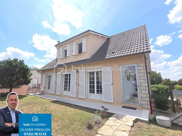 Magnifique Pavillon sur sous- sol de 148m² à Fourchambault 

Situé sur la commune de Fourchambault, à deux pas des commerces, écoles et de toutes les commodités, nous vous présentons ce magnifique pavillon
sur sous sol de 1975, d'une superficie habitable de 148 m², comprenant 5 pièces 4 chambres, dont grand salon séjour, cuisine indépendante, aménagée et équipée, 2 chambres salle d'eau et wc au rez-de-chaussée, palier, 2 chambres et salle d'eau avec wc à l'étage, et cuisine d'été, cellier, buanderie, cave et garage au sous-sol, le tout sur un beau terrain d'environ 600m²arboré, entretenu et entièrement clos.
Ce pavillon propose une grande entrée qui donne sur un dégagement qui dessert toutes les pièces du rez-de-chaussée, tout d'abord une cuisine fermée, aménagée
et équipée, un grand salon séjour de 49 m² qui propose une cheminée pour de belles soirées au coin du feu, mais également deux chambres de 11,5 m²
chacune ainsi qu'une salle d'eau rénovée et un wc indépendant.
Du  salon séjour, un bel escalier en chêne mène à l'étage dont le pallier dessert deux grandes chambres de 16 et 15 m², une salle d'eau récente avec wc et un
espace grenier de 10m² qui pourrait être aménagé en pièce supplémentaire.
Un escalier mène au sous-sol qui propose une grande cuisine d'été, un cellier, un grand atelier de 28m², une cave ainsi qu'un grand garage de 31m² dont
la porte est motorisée.
Tous les sols de cette maison sont en carrelage (entrée, salon séjour, cuisine chambre et salle de bains), en parquet (chambres),
elle comporte une isolation double vitrage PVC sur toutes les pièces à vivre, des volets roulants motorisés et volets pvc et bois standards (de décoration),
un chauffage type gaz de ville avec une chaudière à condensation récente (1 an), électrique (étage), granulés (poêle récent) ou bois (cheminée). Elle dispose de combles bien isolés et une toiture en tuiles mécaniques béton en parfait état.
Côté terrain, cette maison propose une parcelle de près de 600m² clôturée, arborée et très bien entretenue, elle dispose une terrasse sous loggia.
Pour l’assainissement, cette maison est reliée au tout-à-l’égout.
Les plus: La qualité générale du bien et son potentiel, sa proximité avec toutes les commodités de Fourchambault, ses grands volumes de pièces, sa surface habitable, ses 4 chambres, ses 2 salles d'eau rénovées, ses 3 modes de chauffages, et son grand sous sol aménagé.

Photos supplémentaires disponibles sur BSK IMMOBILIER > Nos conseillers > Olivier FRESLON
Pour tout renseignement complémentaire ou pour une visite, contactez moi au 07.62.78.13.13.

Cette maison est une belle opportunité à saisir, idéale pour une grande famille, elle n'attend que vous!!