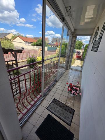 Magnifique Pavillon sur sous- sol de 148m² à Fourchambault 

Situé sur la commune de Fourchambault, à deux pas des commerces, écoles et de toutes les commodités, nous vous présentons ce magnifique pavillon
sur sous sol de 1975, d'une superficie habitable de 148 m², comprenant 5 pièces 4 chambres, dont grand salon séjour, cuisine indépendante, aménagée et équipée, 2 chambres salle d'eau et wc au rez-de-chaussée, palier, 2 chambres et salle d'eau avec wc à l'étage, et cuisine d'été, cellier, buanderie, cave et garage au sous-sol, le tout sur un beau terrain d'environ 600m²arboré, entretenu et entièrement clos.
Ce pavillon propose une grande entrée qui donne sur un dégagement qui dessert toutes les pièces du rez-de-chaussée, tout d'abord une cuisine fermée, aménagée
et équipée, un grand salon séjour de 49 m² qui propose une cheminée pour de belles soirées au coin du feu, mais également deux chambres de 11,5 m²
chacune ainsi qu'une salle d'eau rénovée et un wc indépendant.
Du  salon séjour, un bel escalier en chêne mène à l'étage dont le pallier dessert deux grandes chambres de 16 et 15 m², une salle d'eau récente avec wc et un
espace grenier de 10m² qui pourrait être aménagé en pièce supplémentaire.
Un escalier mène au sous-sol qui propose une grande cuisine d'été, un cellier, un grand atelier de 28m², une cave ainsi qu'un grand garage de 31m² dont
la porte est motorisée.
Tous les sols de cette maison sont en carrelage (entrée, salon séjour, cuisine chambre et salle de bains), en parquet (chambres),
elle comporte une isolation double vitrage PVC sur toutes les pièces à vivre, des volets roulants motorisés et volets pvc et bois standards (de décoration),
un chauffage type gaz de ville avec une chaudière à condensation récente (1 an), électrique (étage), granulés (poêle récent) ou bois (cheminée). Elle dispose de combles bien isolés et une toiture en tuiles mécaniques béton en parfait état.
Côté terrain, cette maison propose une parcelle de près de 600m² clôturée, arborée et très bien entretenue, elle dispose une terrasse sous loggia.
Pour l’assainissement, cette maison est reliée au tout-à-l’égout.
Les plus: La qualité générale du bien et son potentiel, sa proximité avec toutes les commodités de Fourchambault, ses grands volumes de pièces, sa surface habitable, ses 4 chambres, ses 2 salles d'eau rénovées, ses 3 modes de chauffages, et son grand sous sol aménagé.

Photos supplémentaires disponibles sur BSK IMMOBILIER > Nos conseillers > Olivier FRESLON
Pour tout renseignement complémentaire ou pour une visite, contactez moi au 07.62.78.13.13.

Cette maison est une belle opportunité à saisir, idéale pour une grande famille, elle n'attend que vous!!