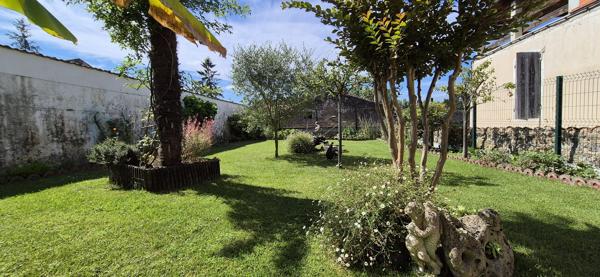 À vendre - Maison mitoyenne 1 côté, 7 pièces située à Mézin (47170)
