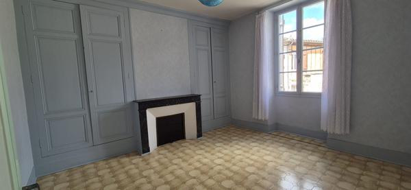À vendre - Maison mitoyenne 1 côté, 7 pièces située à Mézin (47170)