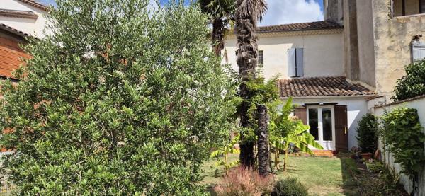 À vendre - Maison mitoyenne 1 côté, 7 pièces située à Mézin (47170)