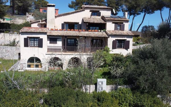 Maison à vendre    7 pièces •  Cantaron